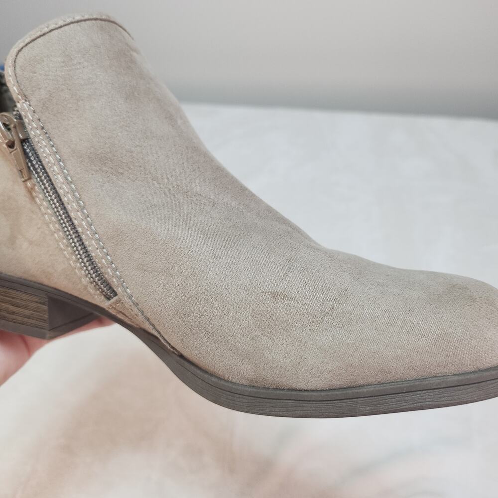 Taupe Faux Suede V Cut Ankle Booties Womens 9 Block Heel Almond Toe Minimalist - Picture 8 of 10
